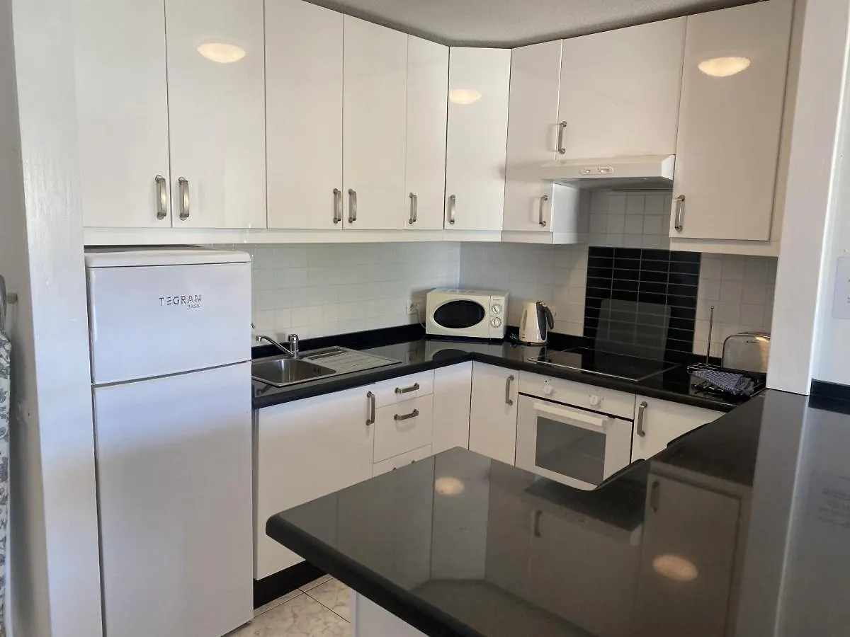 Victoria Court Apartment 13A2 阿罗纳